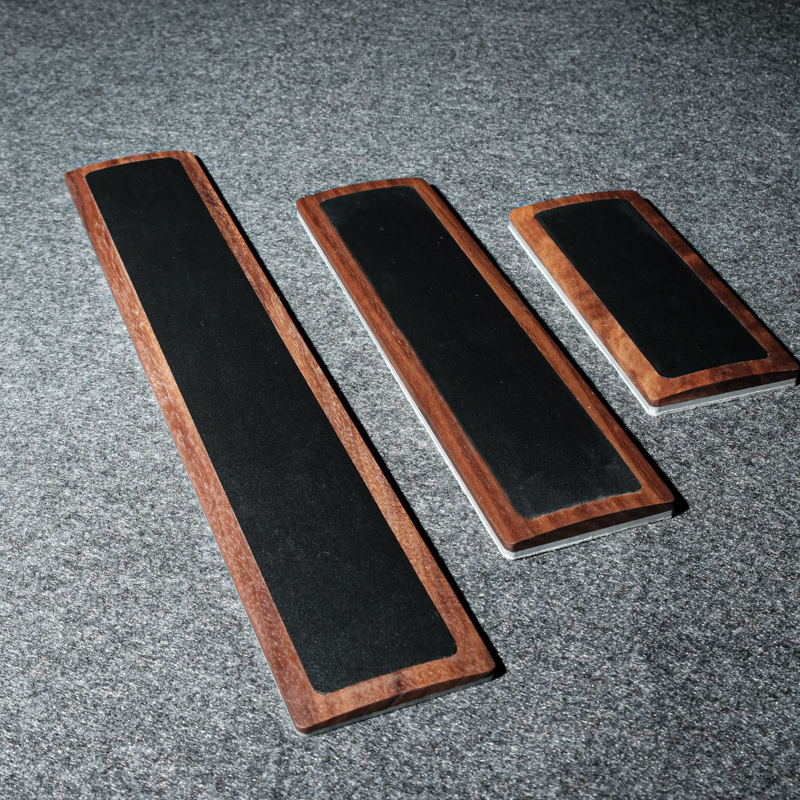 Woody Cowhide Palm Rest for Me - Keyboard Gaming Black review and price